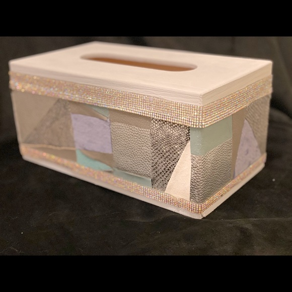 New patches tissue box - Picture 3 of 3